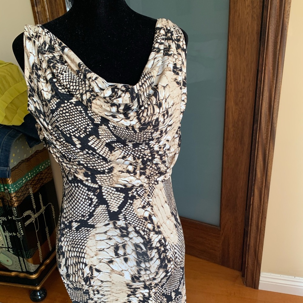 Dress - Picture 2 of 5